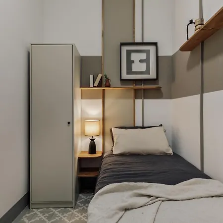 Kaftan - 5 Bedrooms And Balcony In Eixample Dreta Apartmán *