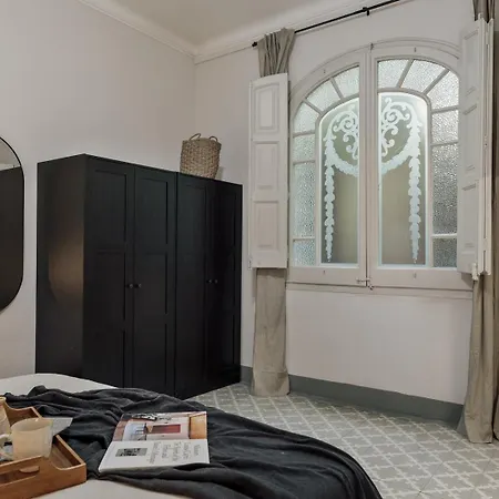 Kaftan - 5 Bedrooms And Balcony In Eixample Dreta Apartmán