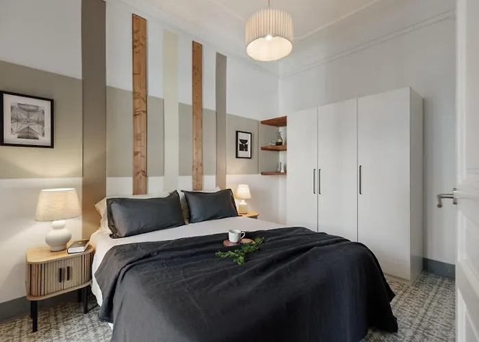 Kaftan - 5 Bedrooms And Balcony In Eixample Dreta *