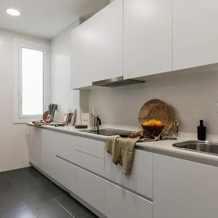 Kaftan - 5 Bedrooms And Balcony In Eixample Dreta