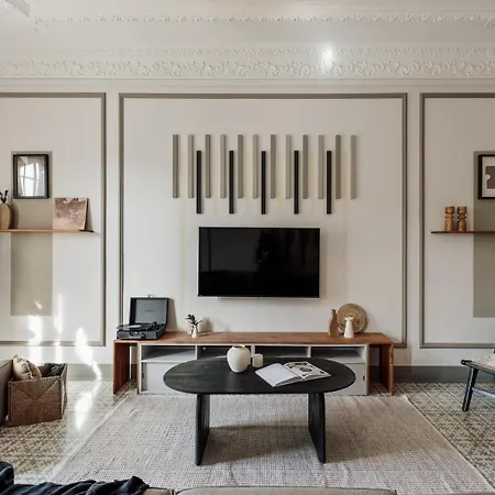 Kaftan - 5 Bedrooms And Balcony In Eixample Dreta Apartment