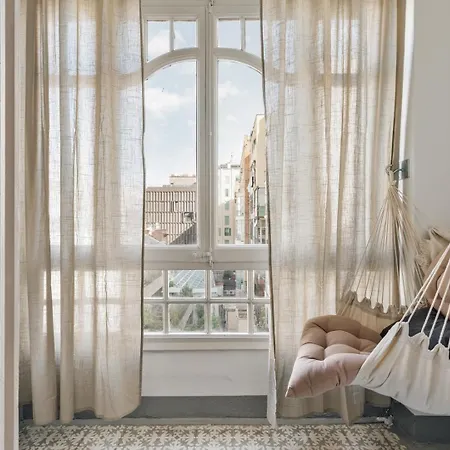 Kaftan - 5 Bedrooms And Balcony In Eixample Dreta *