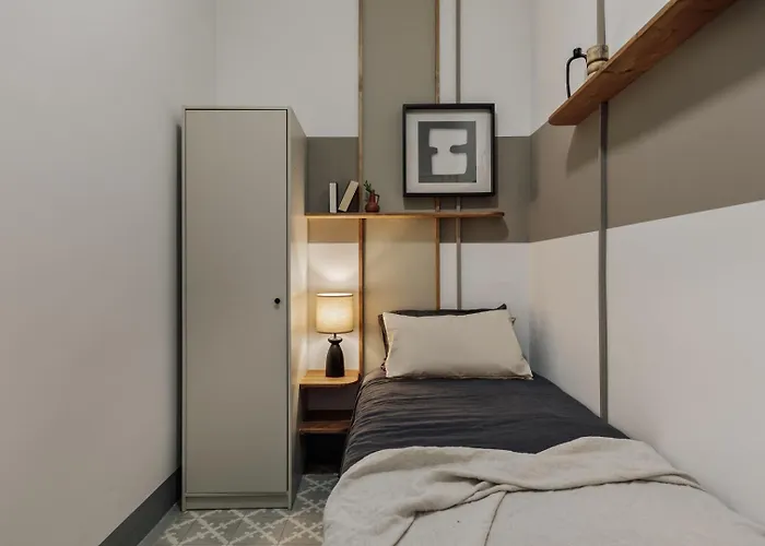 Kaftan - 5 Bedrooms And Balcony In Eixample Dreta Lägenhet *