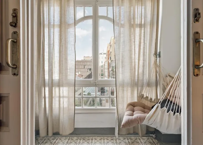 Kaftan - 5 Bedrooms And Balcony In Eixample Dreta *