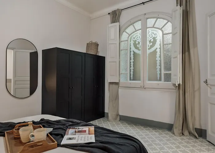 Kaftan - 5 Bedrooms And Balcony In Eixample Dreta Lägenhet