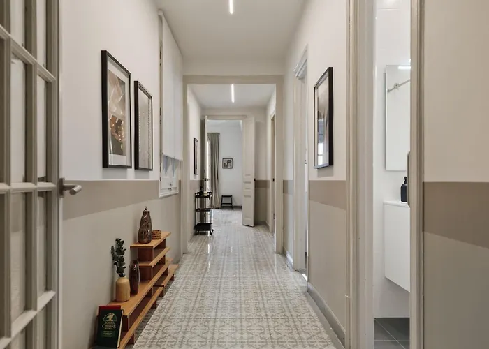 Kaftan - 5 Bedrooms And Balcony In Eixample Dreta *